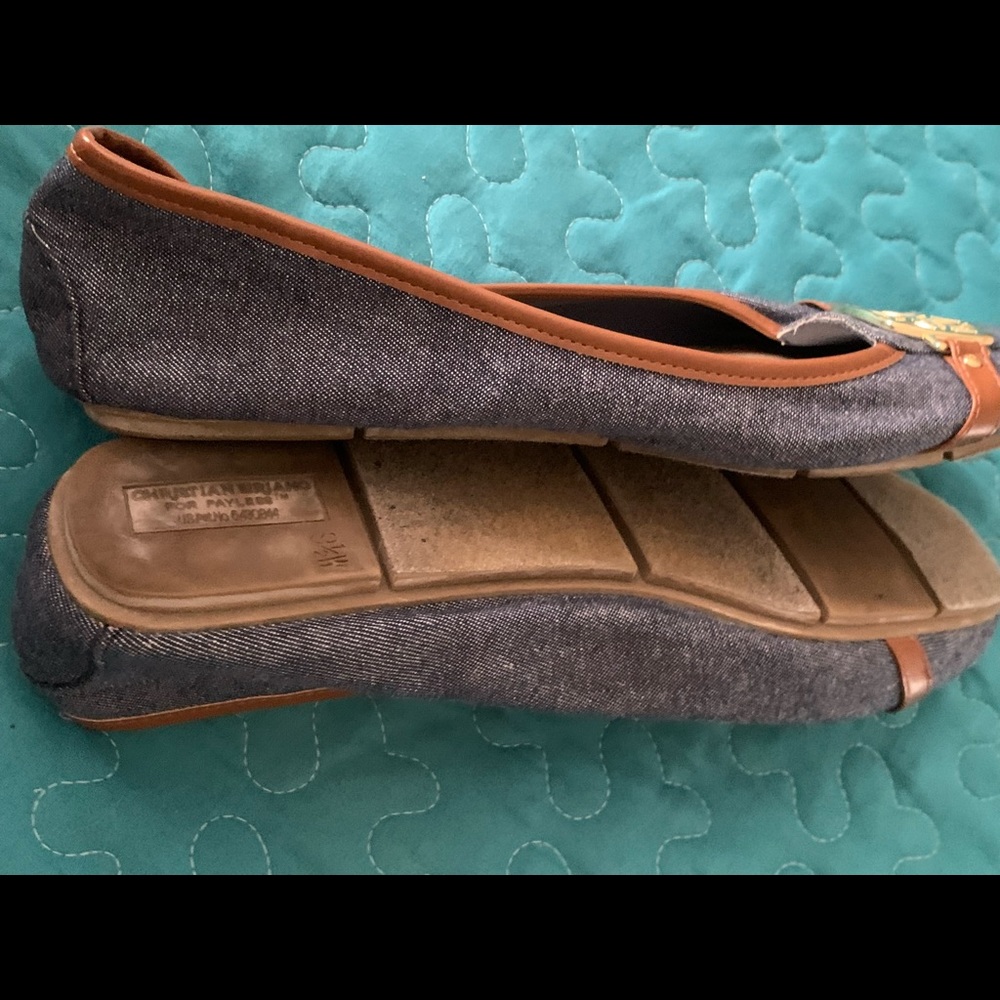 Christian Siriano Flats - Picture 5 of 12